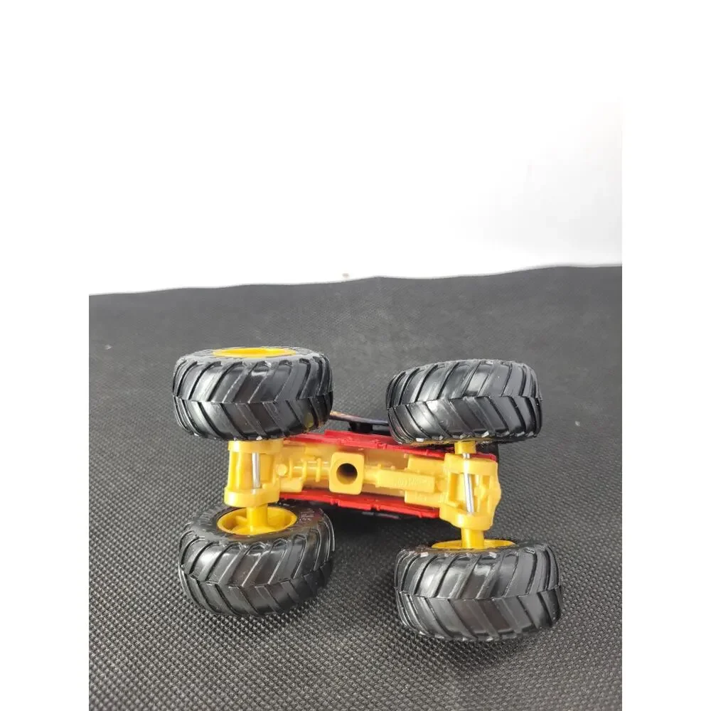 2020 Hot Wheels Monster Trucks Scorpion Sting Raceway Podium Crasher Loose